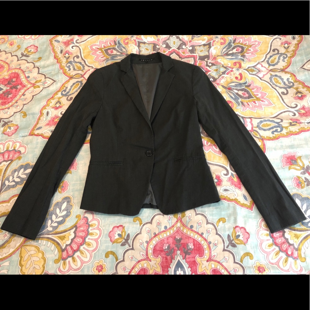 GUC Theory Black and light pinstripe blazer size 6